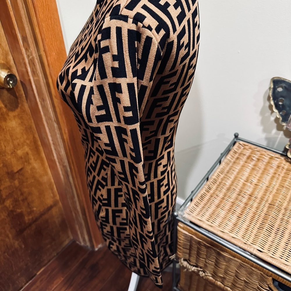 Fendi Black and Brown Knit Design - Picture 4 of 6